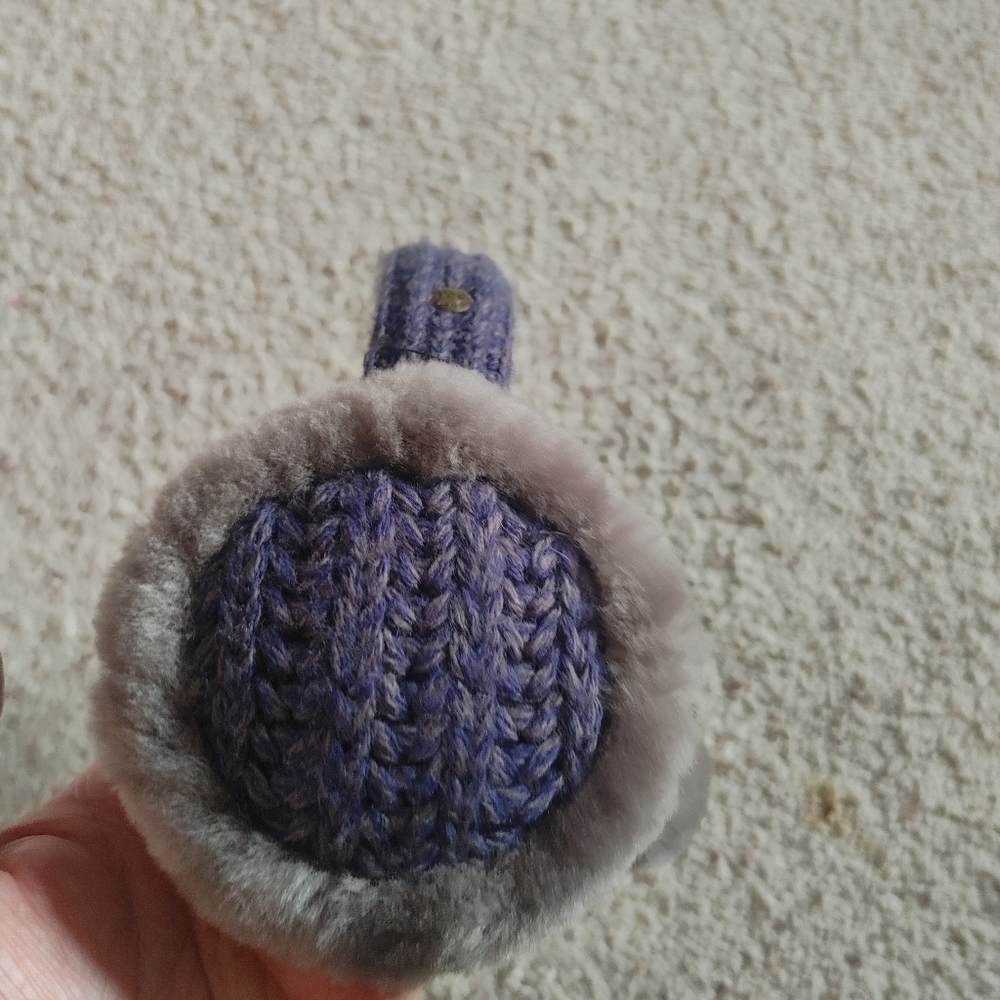 NWT UGG chunky knit blue headphones/earmuffs - Picture 3 of 8